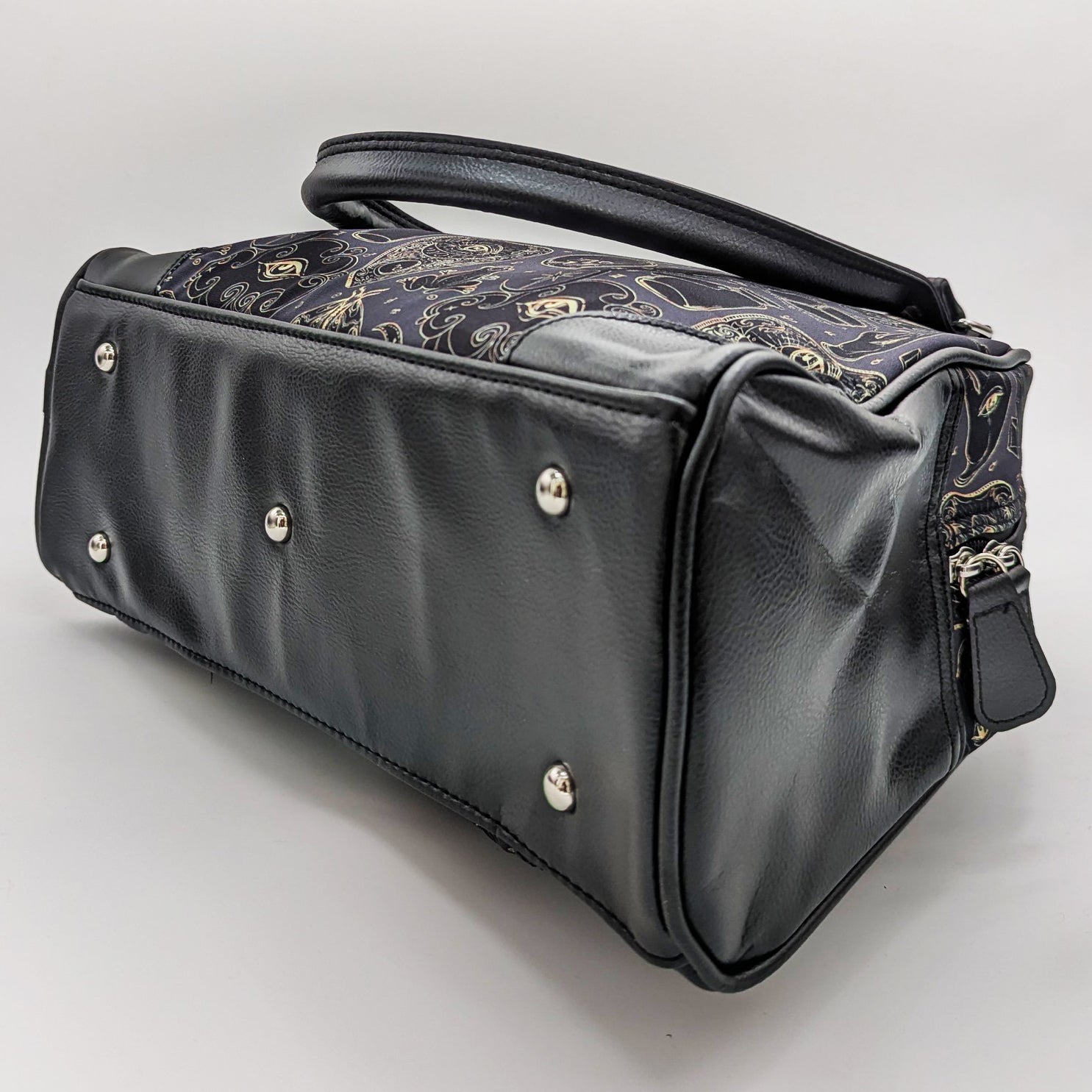 Masonic Esotericism Purse - Shady Front