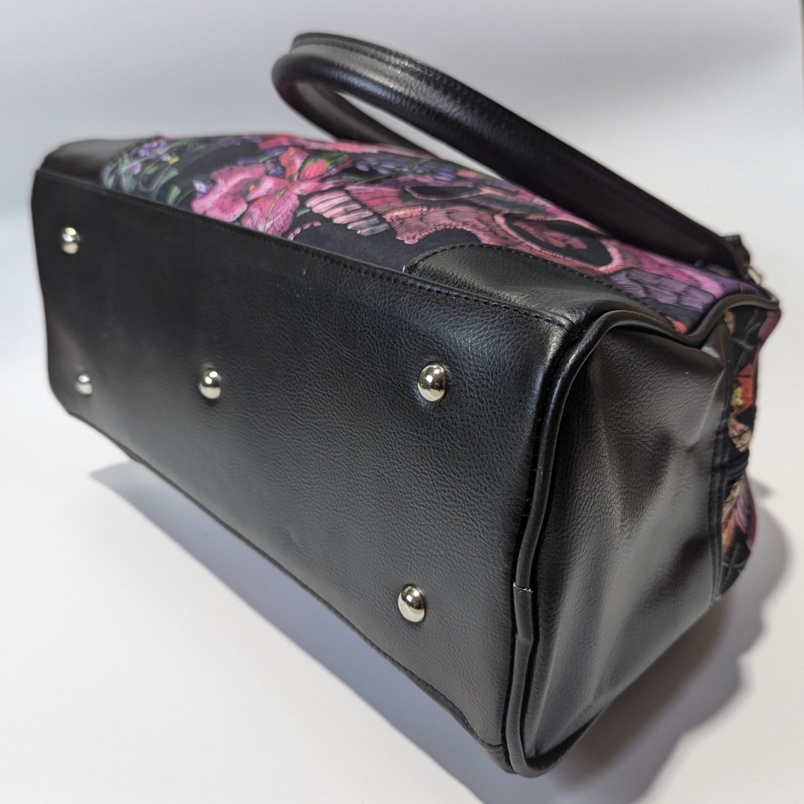 Skulls and Flowers Purse - Shady Front